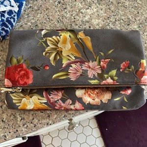 🌞Oh so cute clutch - Never used